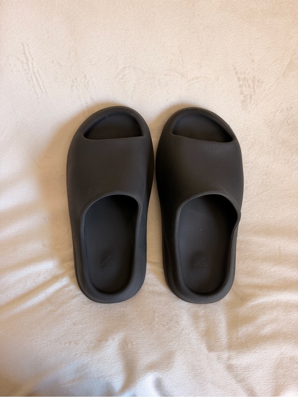 Men's Yeezy Black Slip-On Slide Sandals - Comfortable Everyday Wear